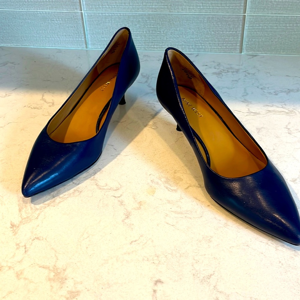 Nine West Illume Navy Blue Leather Pumps - Size 8 1/2M